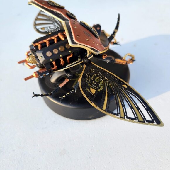New Electric Insect Metal Desk Decor Toy Rhinoceros Beetle Flapping Wings Steam - Picture 8 of 15